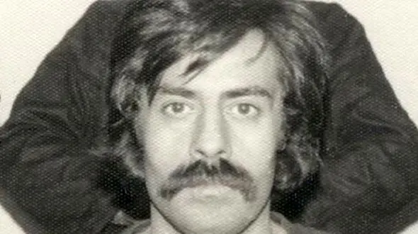 عکس/ سفر در زمان؛ «خسرو شکیبایی در کنار همسرش در شمال کشور»/ سال 1370