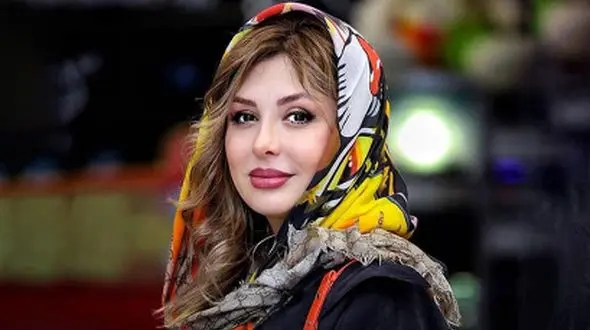 سلفی ماشینی نیوشا ضیغمی با تغییرات جدید در استایلش! / تغییر چهره جدیدش