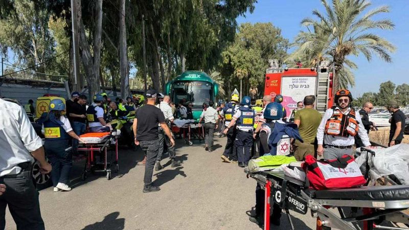 عملیات استشهادی در نزدیکی مقر موساد در شمال تل‌آویو/ هلاکت ۶ نظامی و زخمی شدن ۵۰ نفر در نزدیکی پایگاه موساد