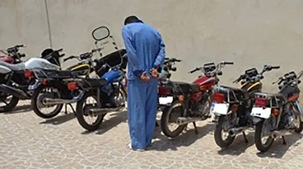 دستگیری سارقان حرفه ای موتورسیکلت در تهران 