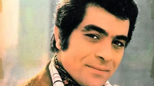 عکس شادی «بهروز وثوقی و عباس شباویز» بعد بردن جایزه برای فیلم قیصر؛ سال 48