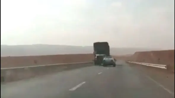 ببینید / رانندگی وحشت آور راننده پژو در جاده / مرگ را لمس کرد + فیلم