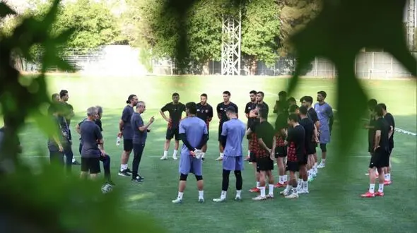 زوج دفاعی پرسپولیس در آزمون حساس؛ جوانان جویای‌نام در مرکز توجه!