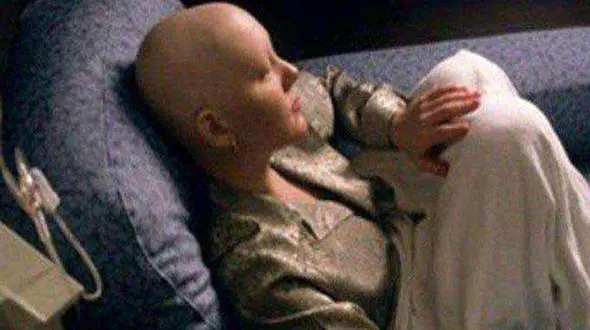 کثیف ترین شرط بندی روی بیمارهای سرطانی+ عکس