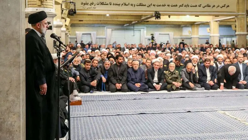 سران قوا، مسئولان و کارگزاران نظام عصر امروز چهارشنبه با رهبر انقلاب اسلامی دیدار کردند. 