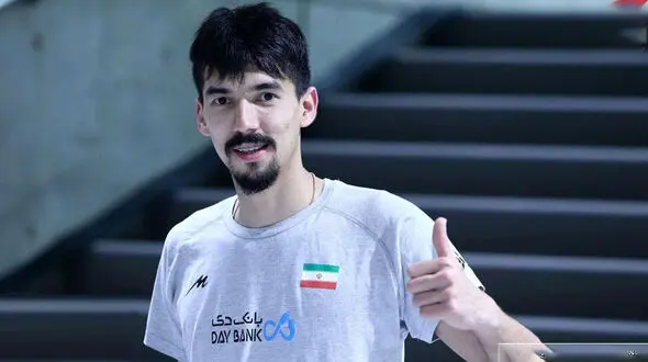 فرهاد قائمی والیبالیست معروف با همسرش/چه زوج جذابی!!!