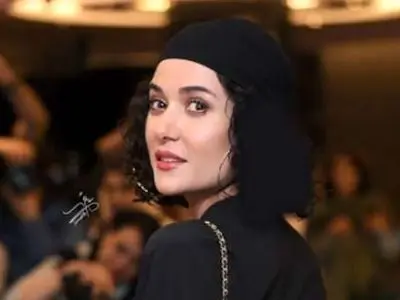 نگاهی به دکوراسیون ساده و شیک خانه پریناز ایزدیار / سلیقه مینیمال خانم بازیگر را ببینید