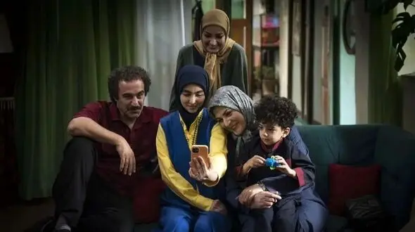 عکس| سفر در زمان؛ «سارا و نیکا» یک سال بعد سریال پایتخت 7 در 20 سالگی