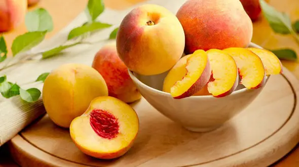 ضربه فنی بوی بد دهان با یک میوه