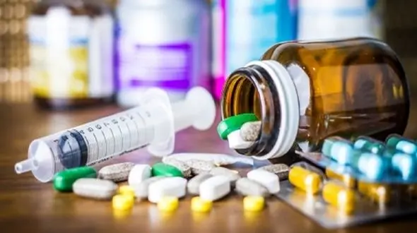 گرانی و کمبود بی سابقه دارو حتی آنتی بیوتیک های ساده / حذف کامل ارز دولتی، کمبود دارو را حل می کند + صوت