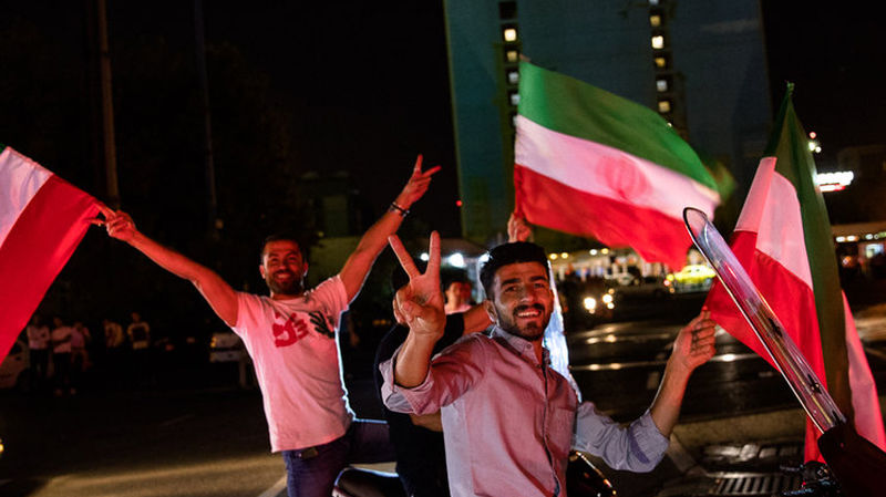 شادی مردم ایران بعد از بازی ایران و پرتغال