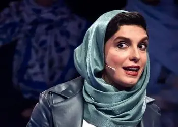 فیلم / الیکا عبدالرزاقی :تو 17 سالگی سیبیل داشتم چه سیبیلی .../ به من میگفتن دختر ابروعه .../ خیلی خاص و متفاوت بودم ....