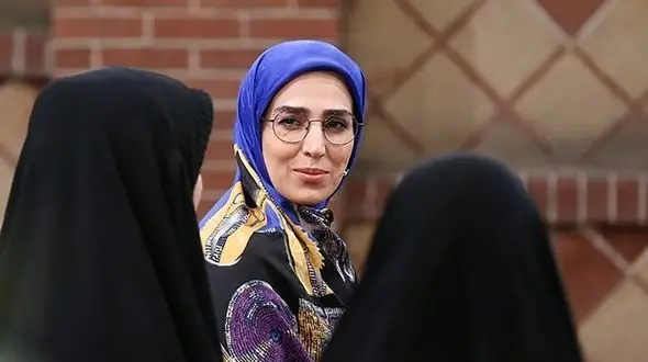 عکس/ خانم بازیگر همیشه محجبه با تیپ جدیدش 