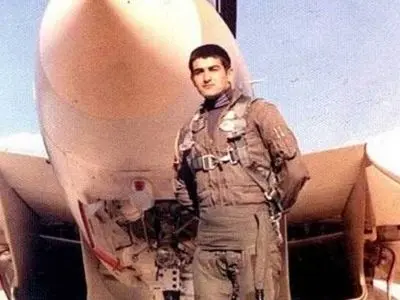 عکس/ سرلشکر بابایی در یک مهمانی خانوادگی؛ دهه ۵۰ 