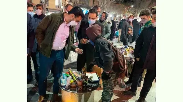 ترقه بازی آقای وزیر در همدان / نه به چهارشنبه سوری! + عکس