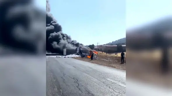 زنده زنده سوختن 2 مسافر در تصادف زنجیره کرمانشاه /  کامیون همه را درو کرد + فیلم