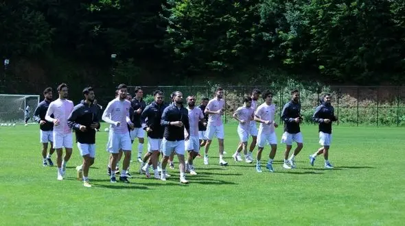 خمز آخر هفته به ایران می آید/ مرد اسپانیایی از نیم فصل دوم مربی تیم تراکتور است