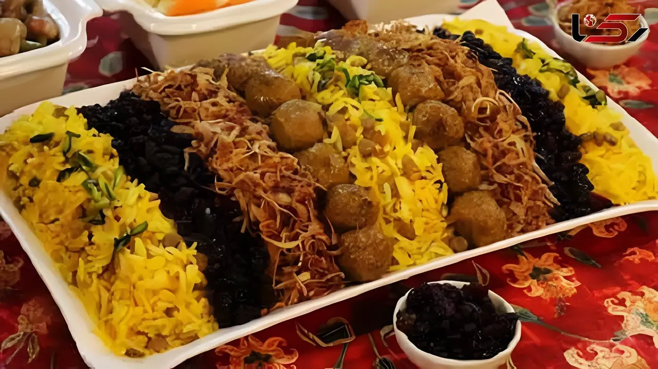 طرز تهیه گردو پلو مجلسی با گوشت و مرغ؛ غذای سنتی خوش‌ عطر