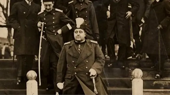 روزها و شب‌های همسر احمدشاه در قفس طلایی می‌گذشت/ شاه گفت: «ما پسر می‌خواهیم»