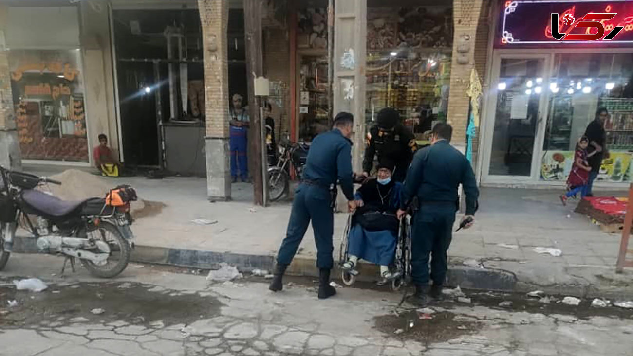اقدام تحسین برانگیز 3 مامور پلیس خرمشهر با پیرزن معلول + عکس