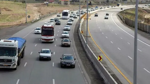 کنترل و شناسایی ناوگان باری متخلف در محور یزد-طبس