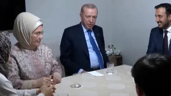 فیلم حضور رئیس جمهور ترکیه در ضیافت افطار