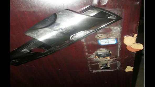 پسر جوانی که داخل دبیرستان دخترانه در خیابان امیر کبیر تهران دستگیر شد + عکس 