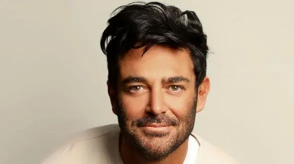 گلزار با این لباس خوشتیپ‌تر از همیشه شد