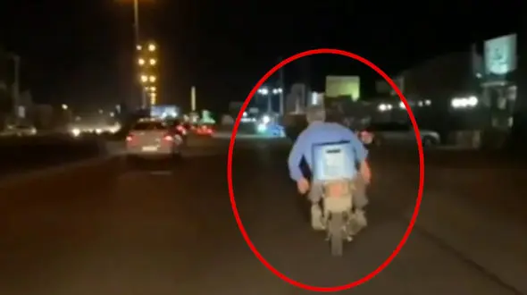 راننده سرخوش موتورسیکلت چه کرد؟+ فیلم