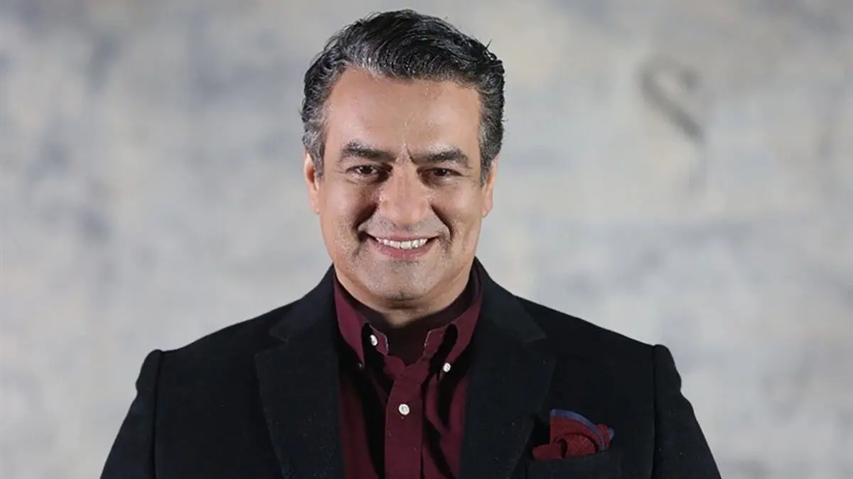 سام نوری با ماشین بنز عجیبش در جاده شمال دیده شد
