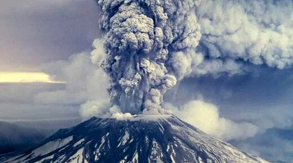 عجیب ترین فیلم از فوران آتشفشان کوریل در روزهای اخیر 