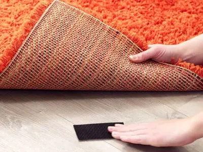 دلایل سر خوردن فرش چیست؟ 10 راهکار ساده و کاربردی برای جلوگیری از لغزش فرش