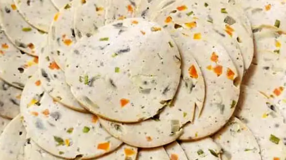 فیلم / آموزش تهیه کالباس خانگی بدون مواد نگهدارنده