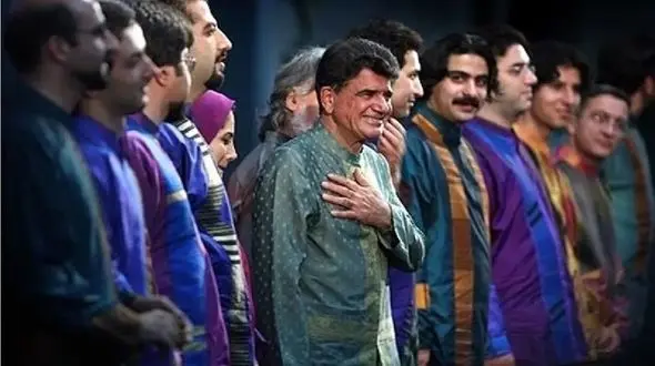 فیلم اجرای باشکوه پد پسری /تمبک از همایون باشه آواز از پدر همچین اجرای به یاد ماندنی ثبت میشه