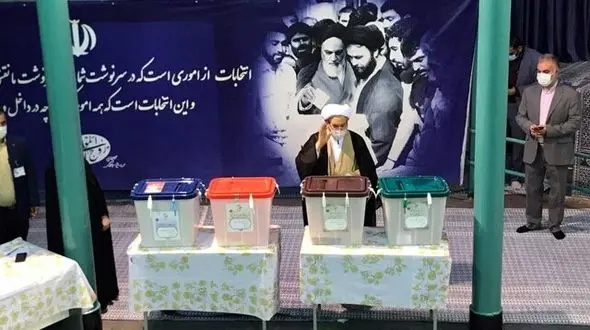 علی یونسی رای خود را به صندوق انداخت + عکس