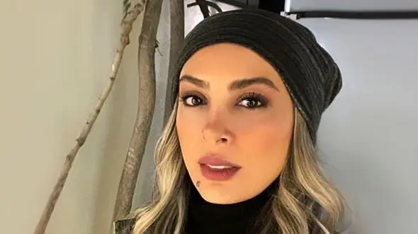 نگاهی به آرایش غلیظ و مدل موهایی که زیادی عجیب بودند! / تیپ تولدی حدیثه تهرانی خبرساز شد