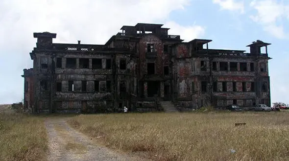 900 کارگر هنگام ساخت این هتل لوکس جان باختند+عکس