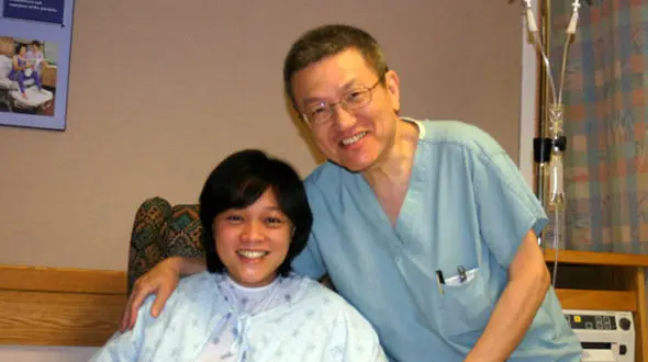 دکتر پلید با قرص زنان را وادار به زایمان می‌کرد ! / خانم پرستار پس از 30 سال مجوز پزشکی این مرد خارجی را باطل کرد + عکس