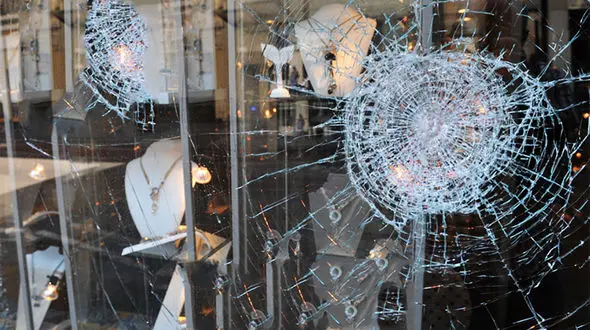 فیلم هالیوودی از سرقت مسلحانه از طلافروشی در شهرک خلیج فارس