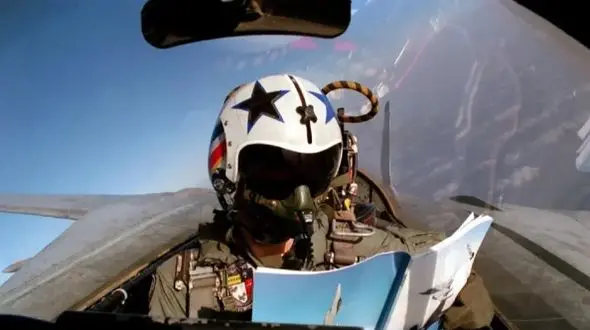 راز ماسک خلبانان جنگنده؛ آیا می‌توانند هنگام پرواز آن را بردارند؟