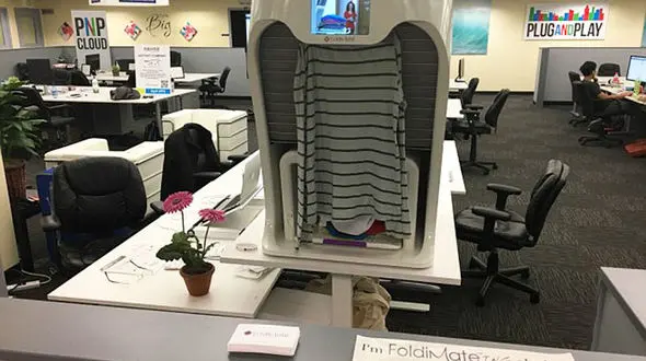 ربات لباس جمع کن + فیلم و عکس