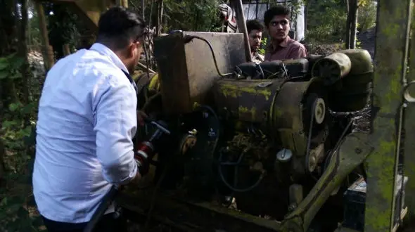 عکس / مرگ دردناک مرد گیلانی در دستگاه کیفیت سنج خاک