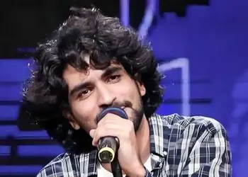 فیلم /آواز باشکوه عرفان طهماسبی  /  آهنگ دلا امشب سفر دارم... 