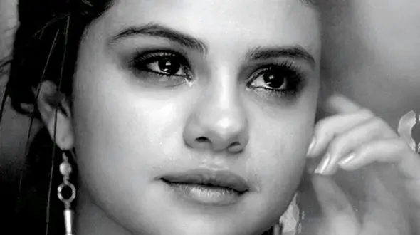 جنجال بیماری عجیب و خطرناک سلنا گومز ! + عکس 