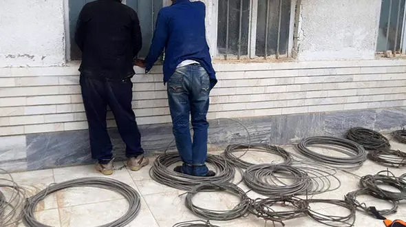 2 مرد برای قطعی برق و تلفن به شاهرود سفر می کردند