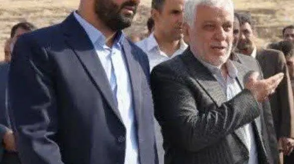 تلاش برای مهار آتش سوزی منطقه پل‌دختر و رومشکان تا پیش از غروب/ استاندار لرستان عنوان کرد


