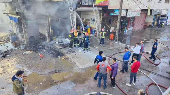 فیلم آتش سوزی هولناک 3 مغازه در بلوار امام رضا رشت + جزییات