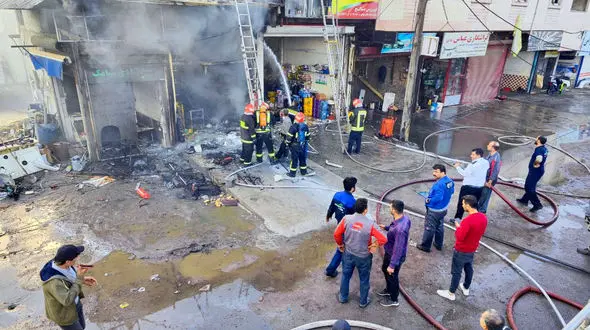 فیلم آتش سوزی هولناک 3 مغازه در بلوار امام رضا رشت + جزییات