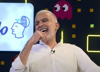 فیلم/بیژن بنفشه خواه: دوستان بهم میگفتن حشیشی از بس که...! از صبح تا شب پای بساط تریاک بودم! شیشه و کوک هم میزنم آدم ناجوریم!