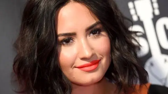 خواننده معروف اوردوز کرد! +عکس